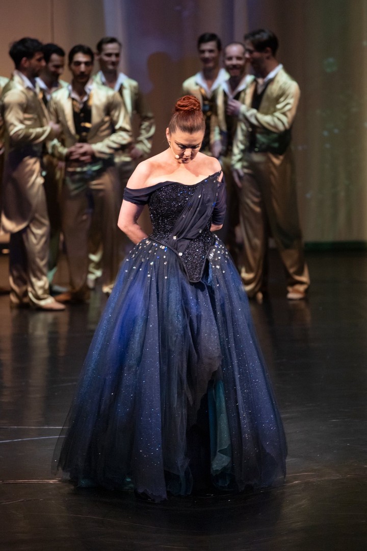 Elena Podzámska